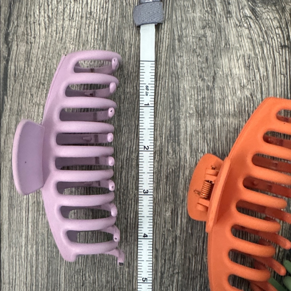 Bundle of 8 Hair Claw Clips - Picture 6 of 7